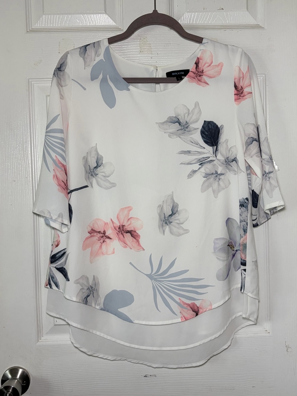 MAXIM Floral Print White Blouse with Pink &‎ Gray Accents 1/2 Sleeves Sz L
